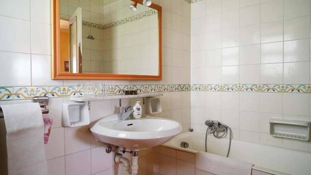 Bed And Breakfast Riviera Di Chiaia Turrisi Napoli Ruang foto